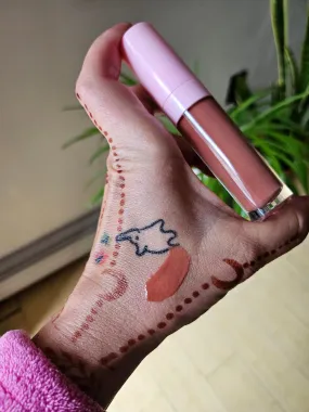 Plumping lip gloss, Hyaluronic Acid Infused
